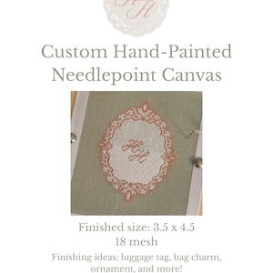 Op de afbeelding: Handgeschilderd naaldkunst canvas met een afmeting van 8,9 x 11,4 cm en 18 mesh. Het canvas toont een ovaal ontwerp met de initialen "HH". Ideaal voor bagagelabels, tashangers of ornamenten. De tekst "Hobby Home" is zichtbaar.