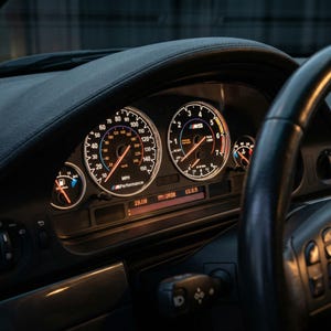 Zestaw do modernizacji tablicy rozdzielczej BMW E39 (to nie jest pełny zestaw wskaźników)