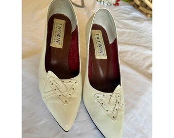 Taywin Vintage Cream Leather Pointed Toe Studded Heels Youth size EU  31 US 13.5