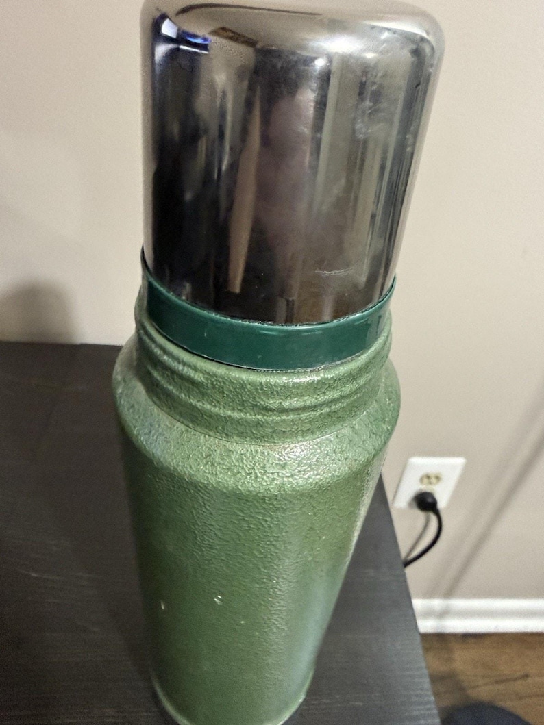 Stanley Classic Vacuum Bottle Thermos Green – Made in USA image 8