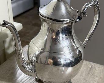 WM Rogers Silverplate Hinged Coffee Pot
