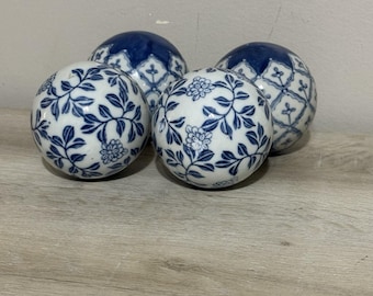 4 Chinese Carved Puzzle Balls Blue White Porcelain Nested Sphere Lot
