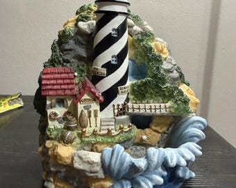 Vintage Leuchtturm Wasserfall mit Sounds of Waves & Seagulls beleuchtet Dekor