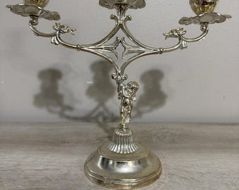Candelabro antiguo de plata con querubines y putti, 3 brazos, 25 cm, copas extraíbles ornamentadas.