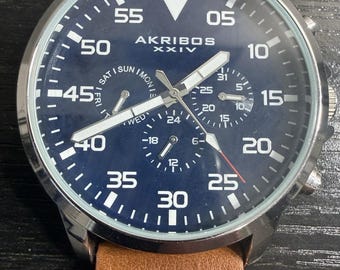 Reloj Akribos XXIV AK773 suizo multifunción para hombre con correa de cuero y fecha, nuevo con etiquetas.