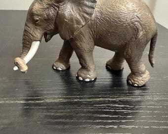 Schleich AFRIKANSK ELEFANT Pensionerad Vilddjursfigur 2004