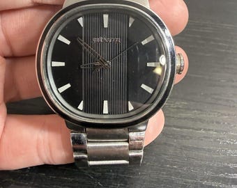 Reloj Nixon THE CAPITAL de acero inoxidable de 100 m para hombre.