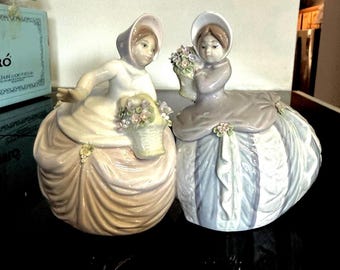 Lladro 5384 Pair Ladies Figurines “Pareja Damitas Bolita
