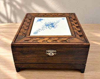 Vintage Wood Jewelry Box Blue White Floral Tile Red Lined 7" Square