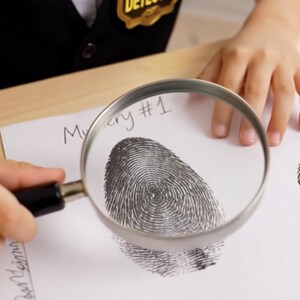 Mysterie-detectiveset voor kinderen | Los de misdaad op | Vingerafdrukken + geheime code | Leeftijd 8-14 | Printbare activiteitenset | Set nr. 4
