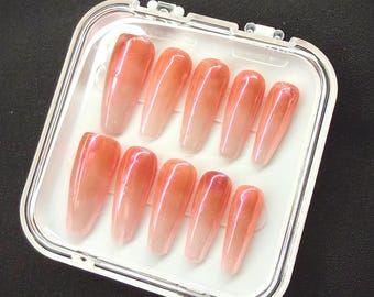 Ombre Hand made press-on nail. Customizable (color, size, shape)