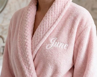 カスタム刺繍入りプラッシュローブ、パーソナライズされた独身最後のパーティーギフト、彼女へのギフト、結婚式の準備用衣装、ブライダルパーティー用スパローブ