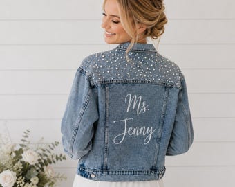 Custom Bridal Pearl Denim Jacket, Personalized Embroidered Jean Jacket for Bride, Bridesmaid Wedding Party Gift,Gift for her