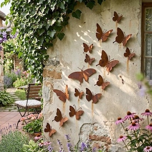 Conjunto de 15 peças de borboletas rústicas de metal para decoração de parede, jardim ou cerca, estilo fazenda, para pendurar ao ar livre.