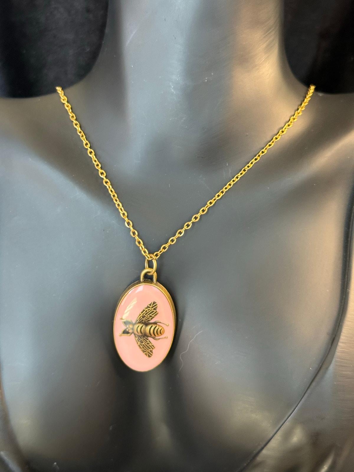 Gucci Bee Necklace - Etsy