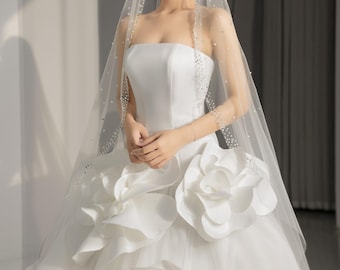 Suknia ślubna bez ramiączek, suknia ślubna z tiulu z motywem kwiatowym 3D, romantyczna suknia ślubna typu księżniczka, suknia ślubna do ogrodu, elegancka suknia ślubna