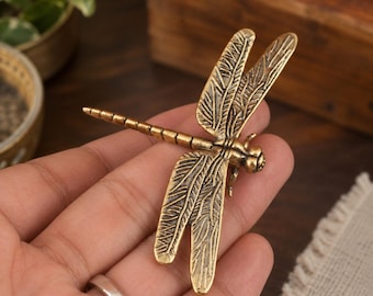 Libellen-Dekoration aus Messing, Vintage-Insekten-Akzent, von der Natur inspirierte Wohndekoration