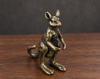 Antike goldfarbene Känguru-Figur, Tierskulptur aus Kupfer, Mini-Tierfigur für den Schreibtisch, australisches Sammlerstück, einzigartiges Geschenk