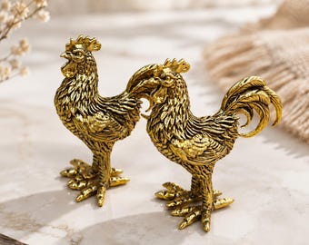 Antike Messingfiguren von Huhn und Hahn, 2er-Set, Vintage-Tischdekoration im Landhausstil
