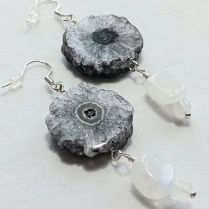 Kolczyki Eclipse Event - Solar Quartz, Moonstone, wiszące kolczyki ze srebra próby 925 - Navenadia