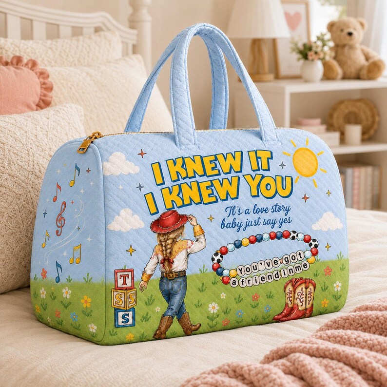¡Lo sabía! ¡Te conocía! Bolso acolchado de Jessie de Toy Story, bolso de vaquera Jessie, bolso de fin de semana de vaquera de Toy Story, regalo para vacaciones familiares. imagen 2
