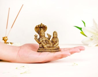 Ídolo de latón del Señor Vishnu y Lakshmi sobre Sheshnag, 7 cm