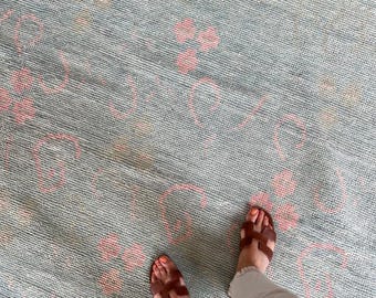 Alfombra Oushak azul verdoso anudada a mano - Alfombra oriental de lana con delicados detalles florales en rosa - Alfombra tradicional turca de tonos suaves para sala de estar