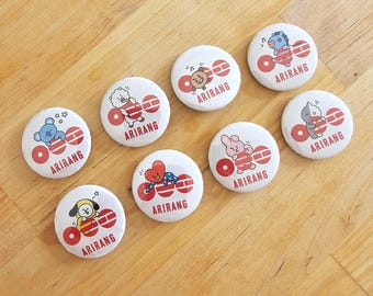 BTS Mascot Friends Arirang Buttons (3,17 cm) | Wereldtournee Concert | Handgeperste Speld op Maat