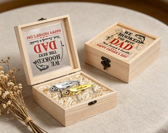 We Hooked The Best Dad, gepersonaliseerd metalen kunstaas in visvorm, aangepaste metalen vishaak, vaderdagcadeau voor vader vissers