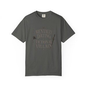 Camiseta/sudadera con estampado "Saliendo mentalmente con un villano de ficción" imagen 4