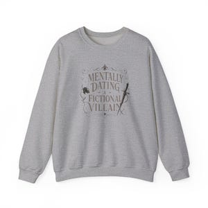 Camiseta/sudadera con estampado "Saliendo mentalmente con un villano de ficción" imagen 17