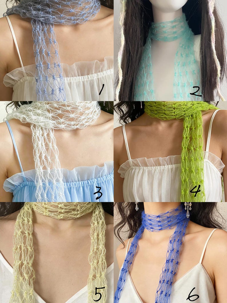 Peut inclure: Collection de six &eacute;charpes ajour&eacute;es et transparentes de diff&eacute;rentes couleurs : bleu clair, vert menthe, blanc, vert citron, jaune p&acirc;le et bleu roi. Chaque &eacute;charpe est drap&eacute;e autour du cou, mettant en valeur la texture et le design.