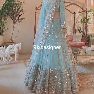 Conjunto de Lehenga Choli con bordado de espejos, bordado de mariposa en red con hilo jari, atuendo festivo para bodas indias.