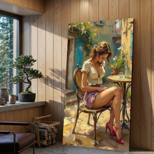 Elegant kvinna sittande vid cafébord Canvastavla, sommar utomhusscen, romantisk gatuvy väggkonst, kvinnligt porträtt canvas, mysig atmosfär
