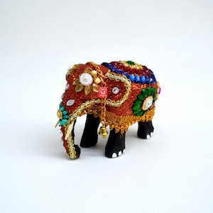 Figura de elefante Perahera de Sri Lanka hecha a mano, decoración festiva de madera colorida (3 pulgadas)
