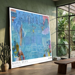 Könnte beinhalten: Ein gerahmter Druck von Raoul Dufys Kunstwerk "Feier der Elektrizität". Das Kunstwerk weist ein blau-weißes Farbschema mit Figuren und architektonischen Elementen auf. Der Druck wird in einem Raum mit einer Holzbank und einem großen Fenster ausgestellt.