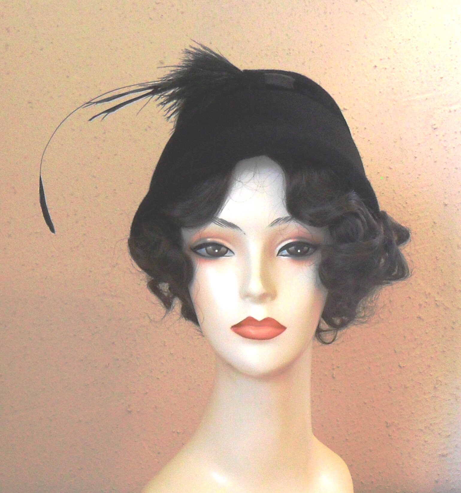 Vintage beautiful  feather  toque il_fullxfull.5312579973_o8zg.jpg main image 4