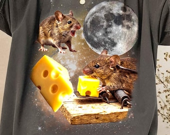 Retro Mouse Cheese Shirt, Vintage Moon Forest Animal Tee, Celestial Rodent Art, Aesthetic 90s Cottagecore Mouse Tshirt, Rustic Nature Gift