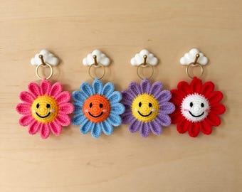 Daisy Keychain Crochet Pattern PDF | Smiley Flower Amigurumi Keyring | Cute Kawaii Charm | Easy Beginner Crochet Gift DIY
