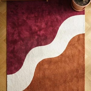 Hand Tufted Wavy Rug Burgundy and Terracotta Abstract Wool Area Rug Retro 70s Squiggle Carpet Modern Warm Toned Décor Large Living Room Rug