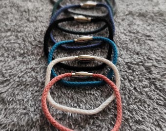 Minimalist cotton bracelet (3 mm) with stainless steel magnetic clasp – Handmade unisex gift for him & her