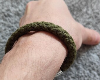 Olive green cotton bracelet with magnetic clasp, knotted sailing rope jewelry, olive khaki, unisex outdoor bracelet, gift for nature lovers