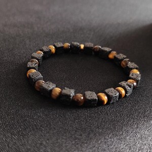 Lava Würfel Tigerauge Armband 6mm, Naturstein Perlenarmband Herren Damen, Schwarz Gold Kontrast, Edelstahl Gold, Geometrischer Schmuck Boho
