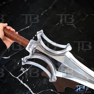 He-Man Power Sword Replica – Full Metal 40" Cosplay Prop – Takumi Blades Display Blade image 3