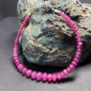 Bracelet rubis naturel, perles lisses 8-11 mm, bracelet en pierres précieuses véritables rouge rose foncé, fermoir en argent sterling 925, bijoux en cristal curatifs faits main
