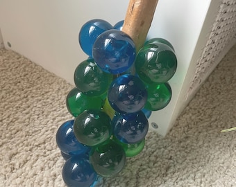 Racimo de uvas decorativo de estilo moderno de mediados de siglo