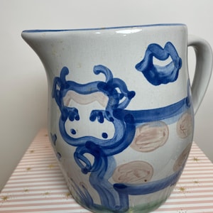 Brocca in gres a forma di mucca da 1,5 litri della collezione Country di M A Hadley.