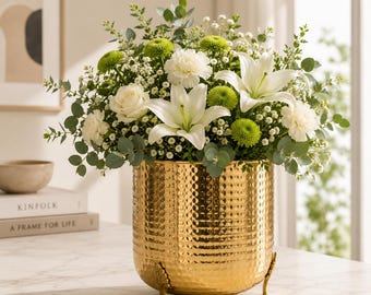 Maceta de metal dorado martillado OTSAKandCo / Maceta de mesa con patas en forma de hoja / Decoración moderna para flores de interior