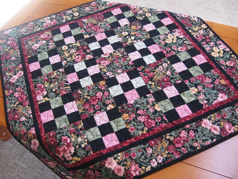 Flutter Bloom Quilted Table Topper NCU0DV901