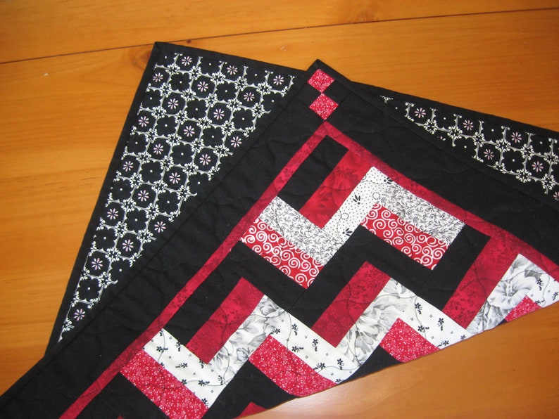 White /& Red Gray Black Quilted Table Topper 3-Rail Blocks FREE SHIPPING